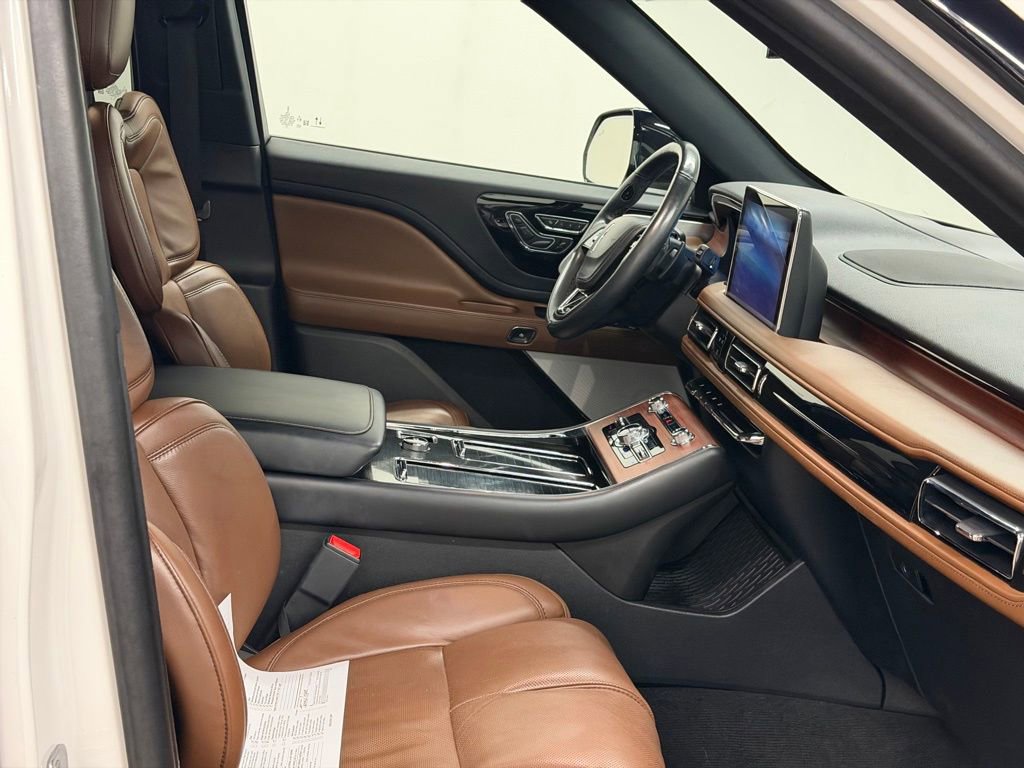 Used 2023 Lincoln Aviator Reserve w/ Equipment Group 201A image 25