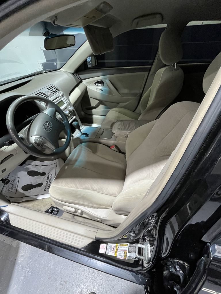 Used 2010 Toyota Camry image 5