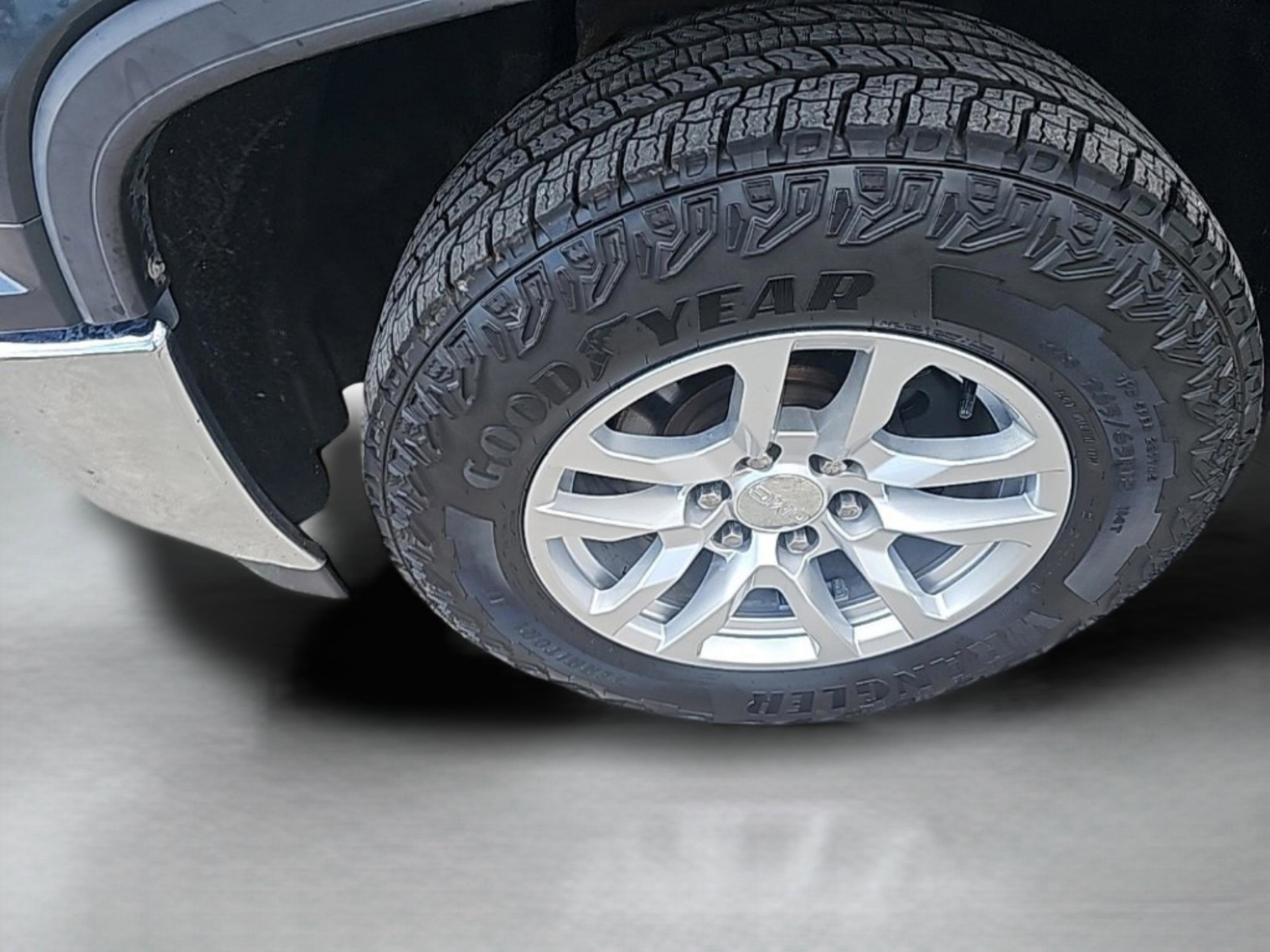 Used 2018 GMC Sierra 1500 SLT w/ Enhanced Driver Alert Package image 6