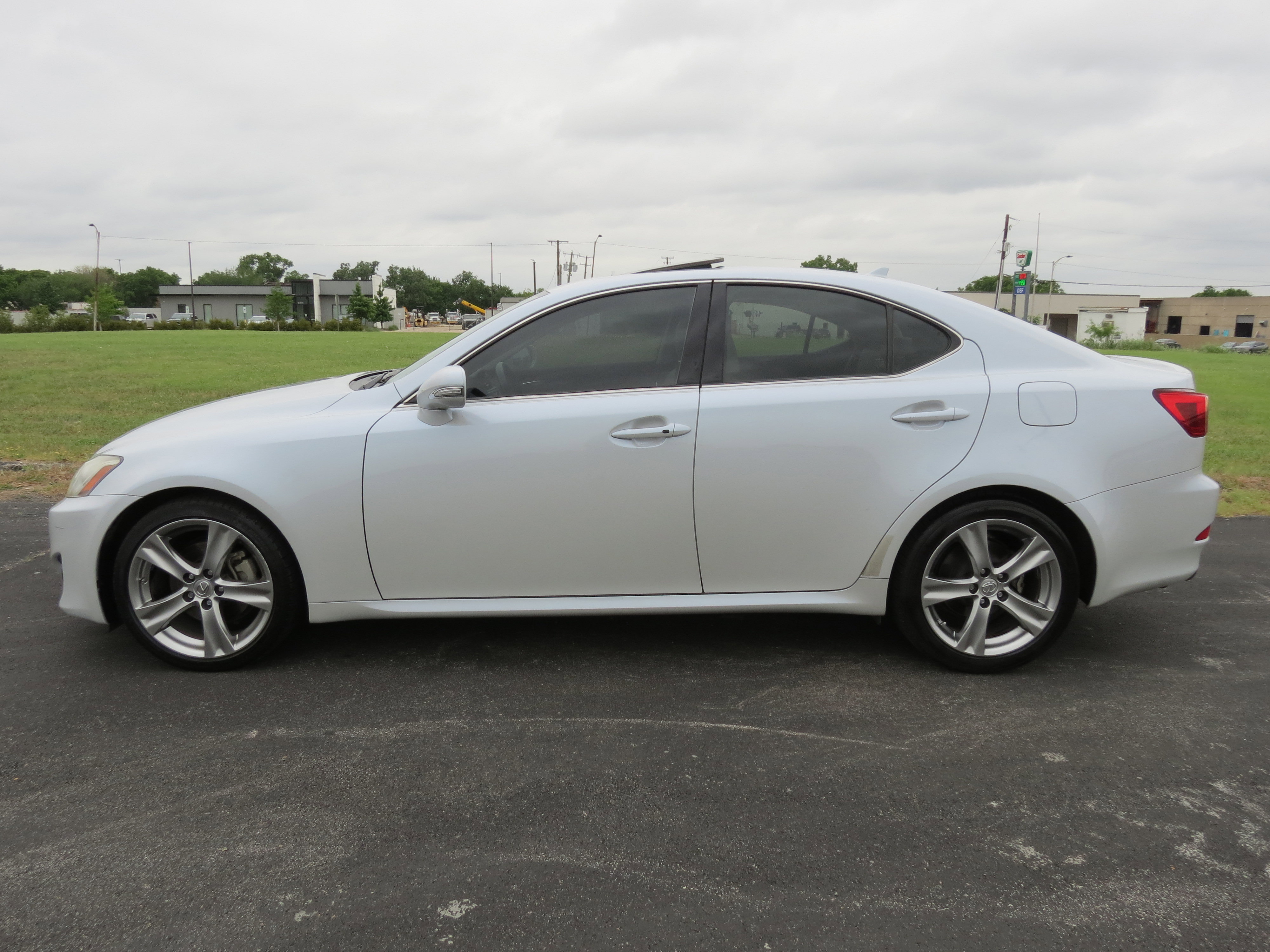 Used 2011 Lexus IS 250 RWD image 3