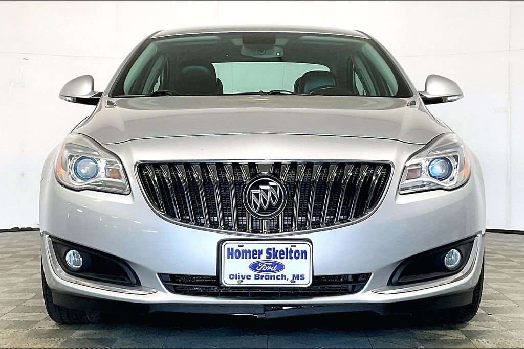 Used 2017 Buick Regal Sport Touring image 3