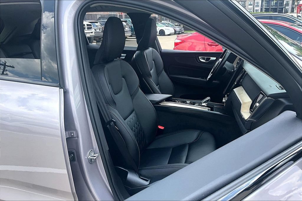 Certified 2026 Volvo XC60 B5 Plus AWD/4WD image 10