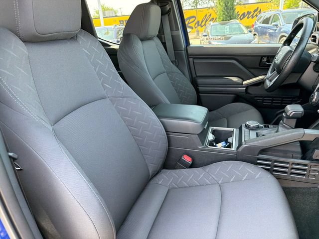 Used 2025 Toyota Tacoma SR5 AWD/4WD image 25