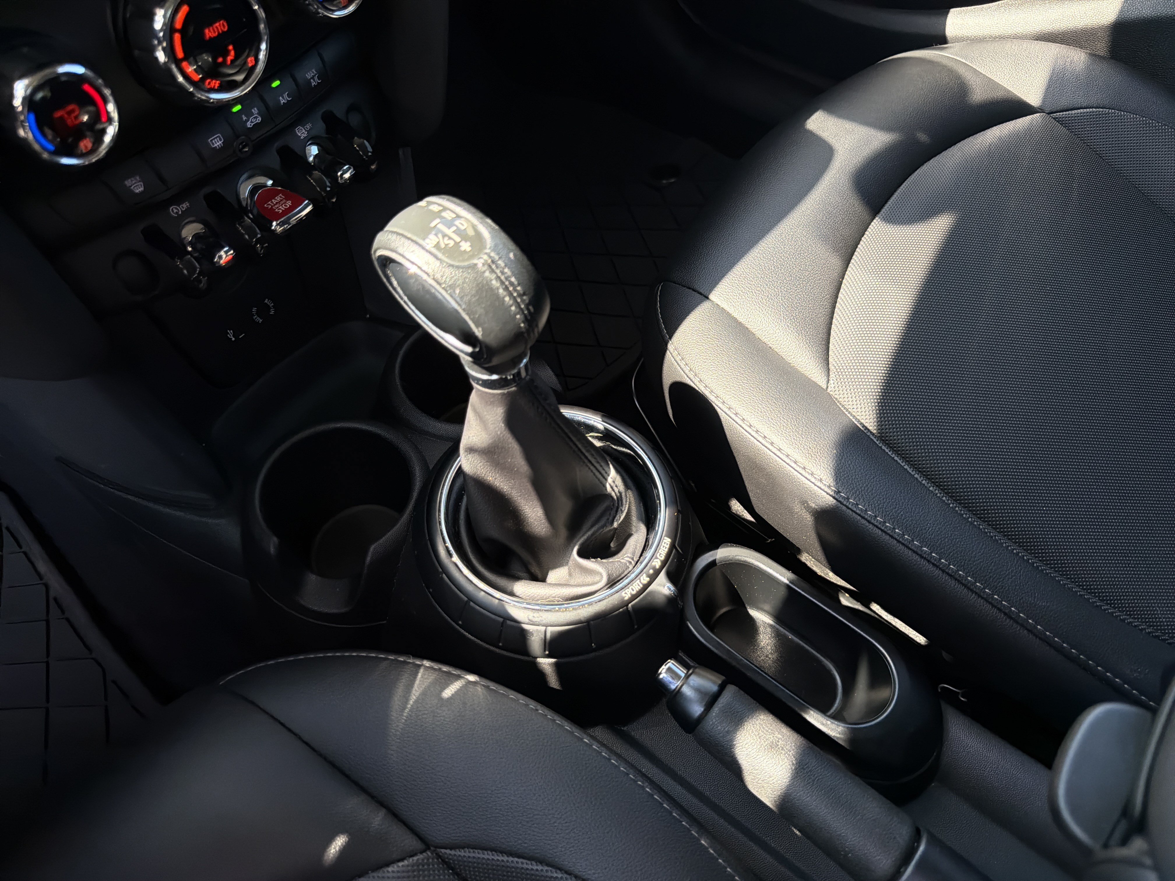 Used 2016 MINI Cooper 4-Door Hardtop FWD image 33