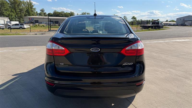 Used 2016 Ford Fiesta SE w/ Equipment Group 201A FWD image 4