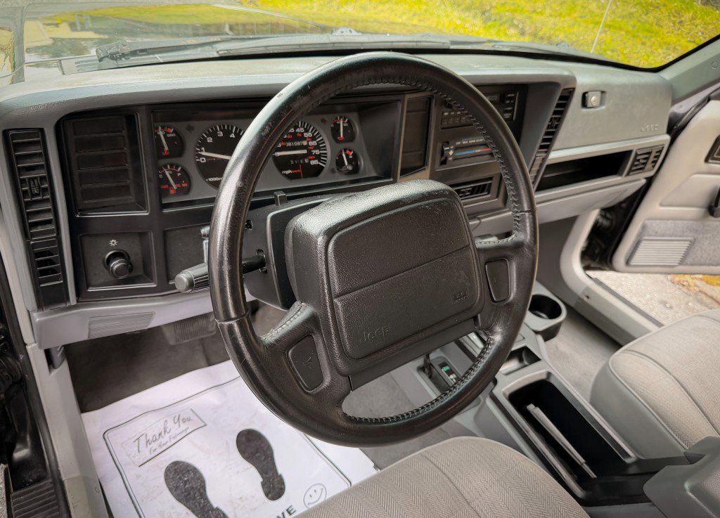 Used 1996 Jeep Cherokee Sport image 13