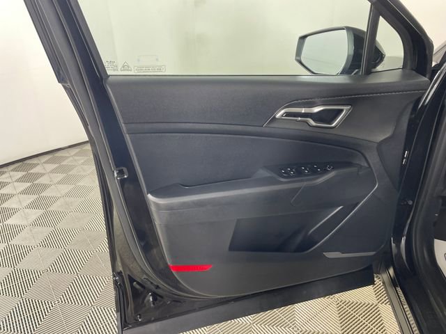 Certified 2025 Kia Sportage LX image 17