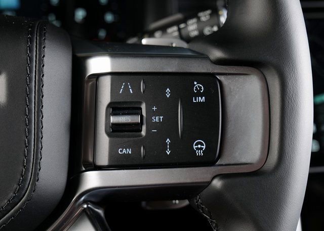 New 2026 Land Rover Discovery Limited Edition image 21