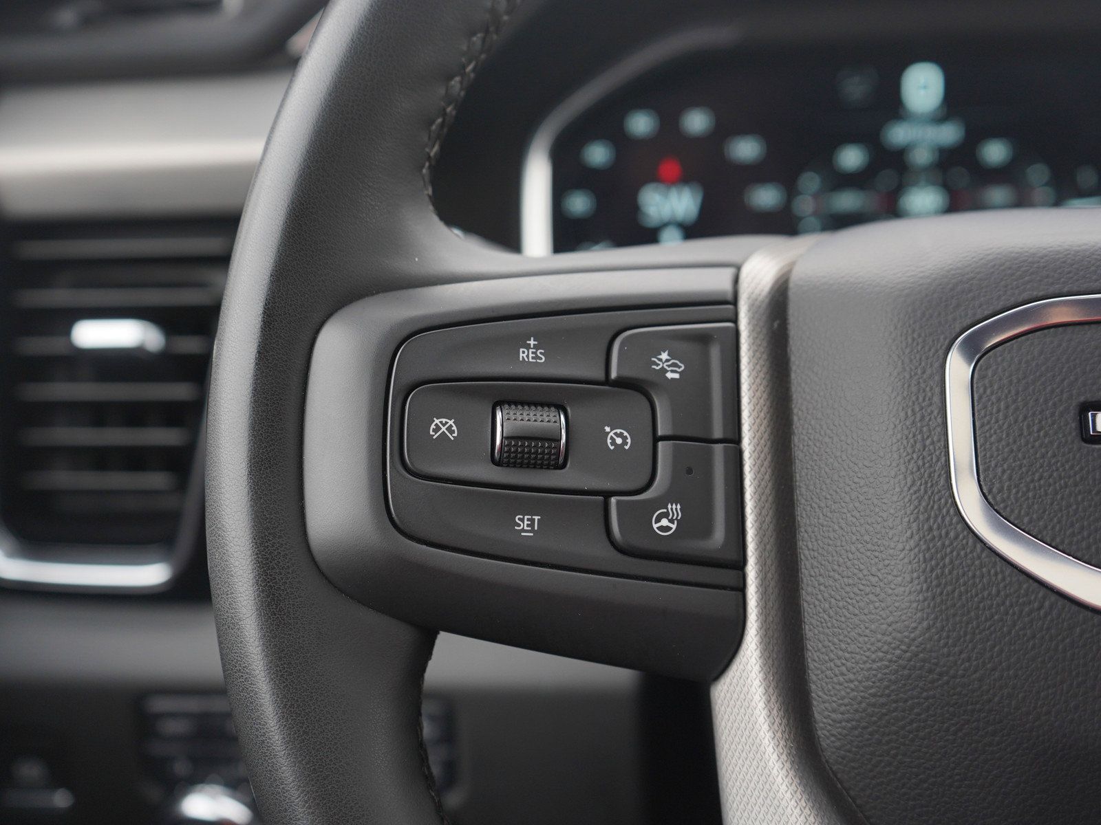 Used 2025 GMC Sierra 3500 Denali w/ Denali Reserve Package image 25