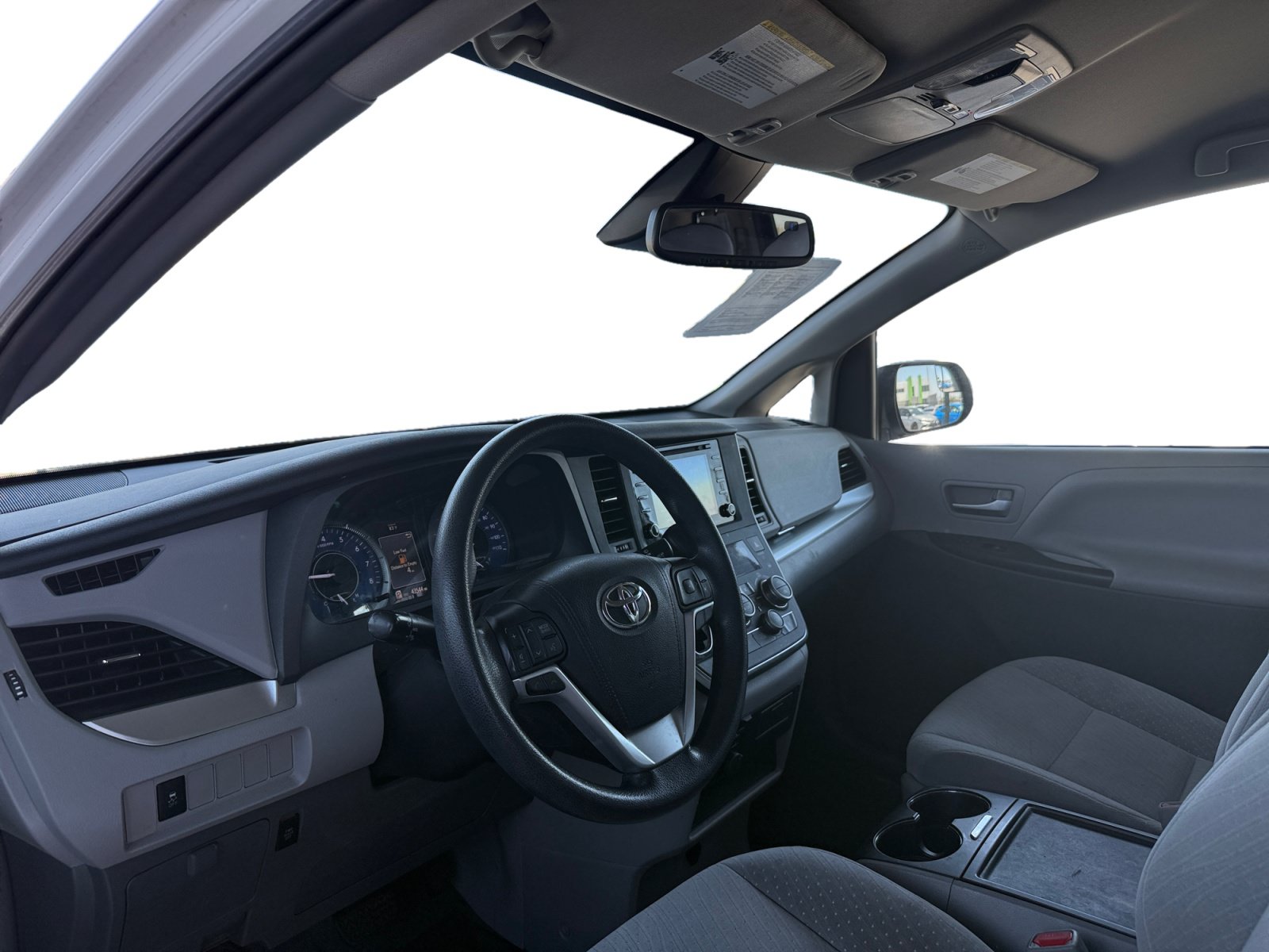 Used 2019 Toyota Sienna LE FWD image 7