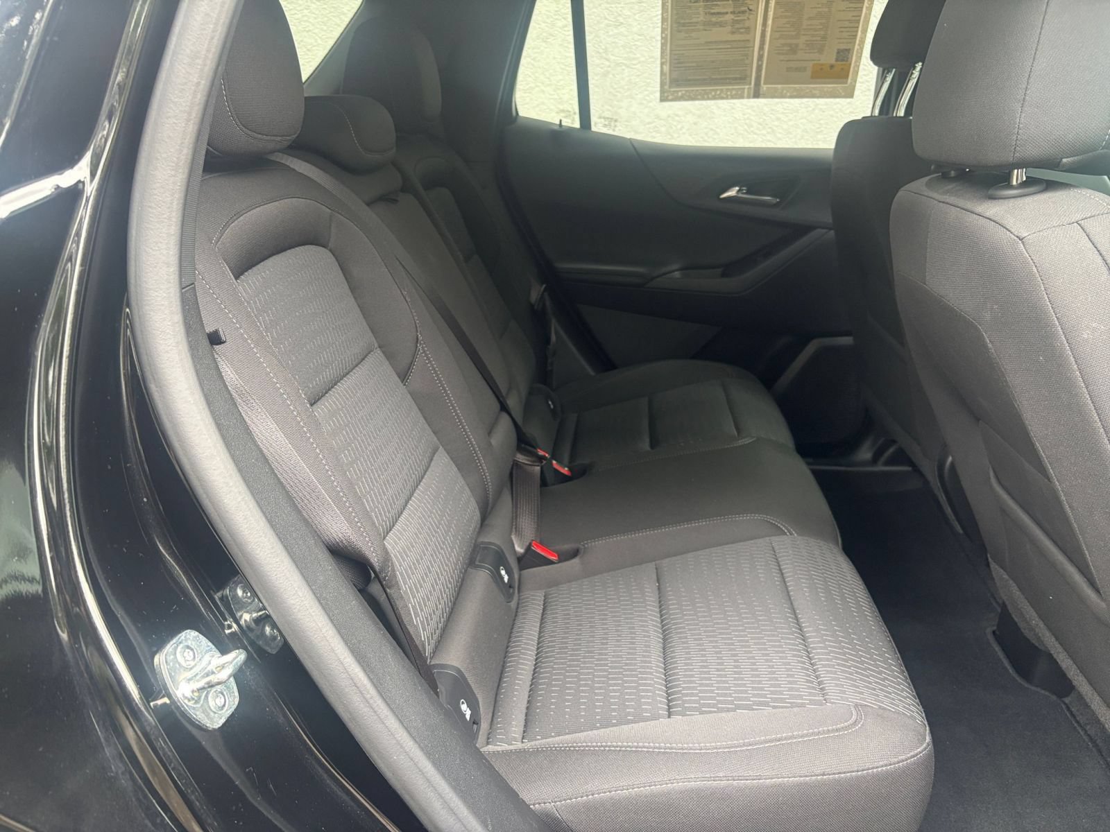Used 2025 Chevrolet Equinox LT FWD image 38