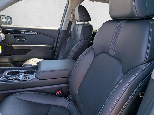 Used 2025 Honda Pilot Touring image 16
