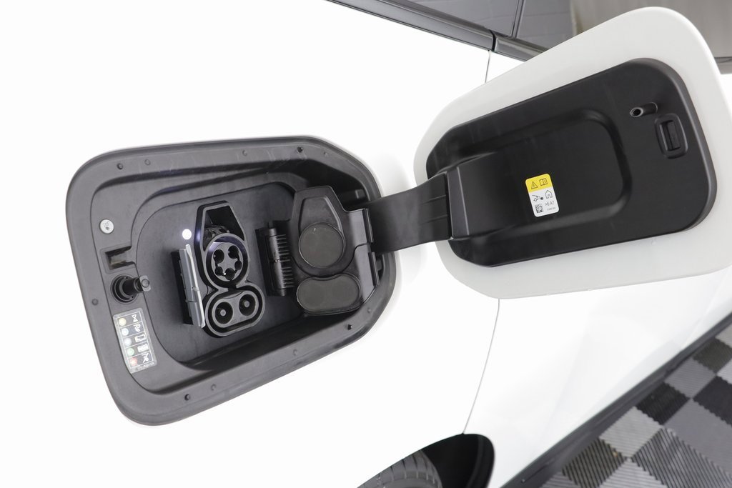 Used 2025 BMW iX xDrive50 image 20