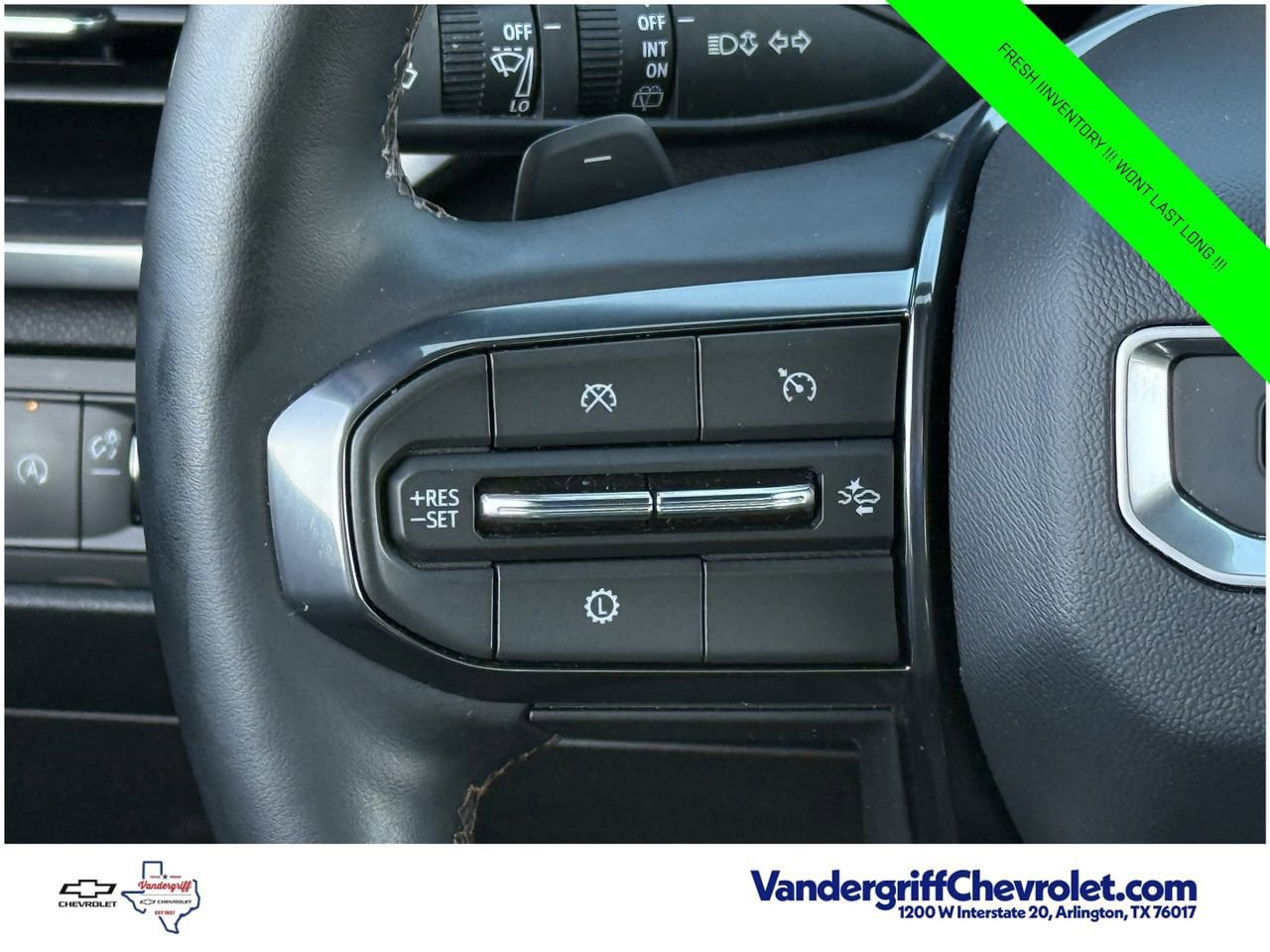 Used 2025 GMC Acadia AT4 AWD/4WD image 10