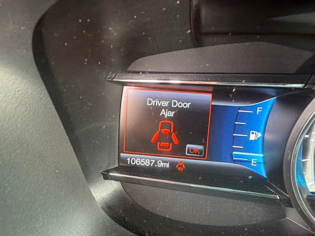 Used 2017 Ford Explorer XLT w/ Equipment Group 202A AWD/4WD image 17