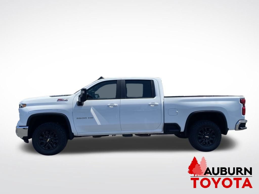 Used 2024 Chevrolet Silverado 2500 LT AWD/4WD image 4