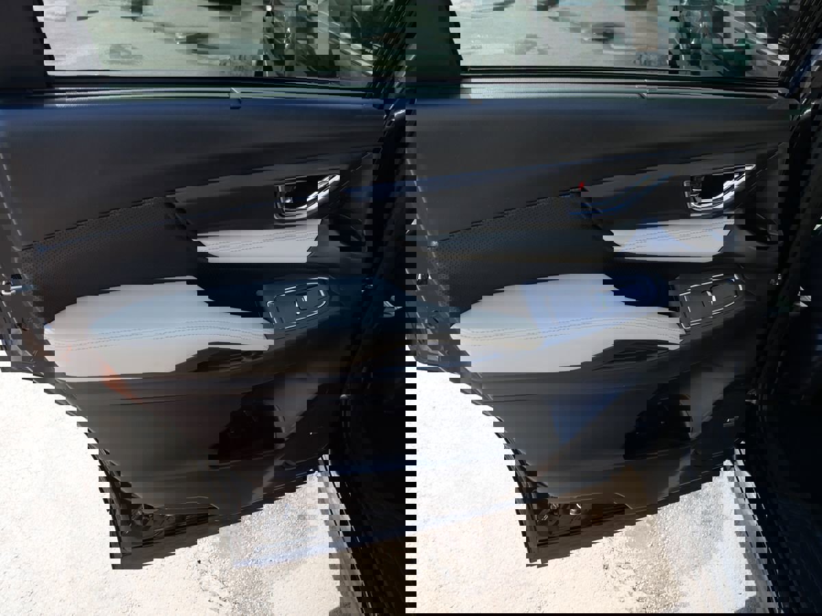 Used 2021 Subaru Ascent Limited w/ Technology Package image 18