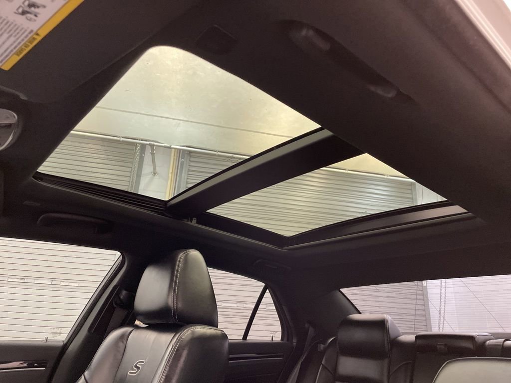 Certified 2022 Chrysler 300 S image 17