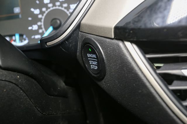 Used 2022 Ford Escape SE w/ Cold Weather Package AWD/4WD image 26