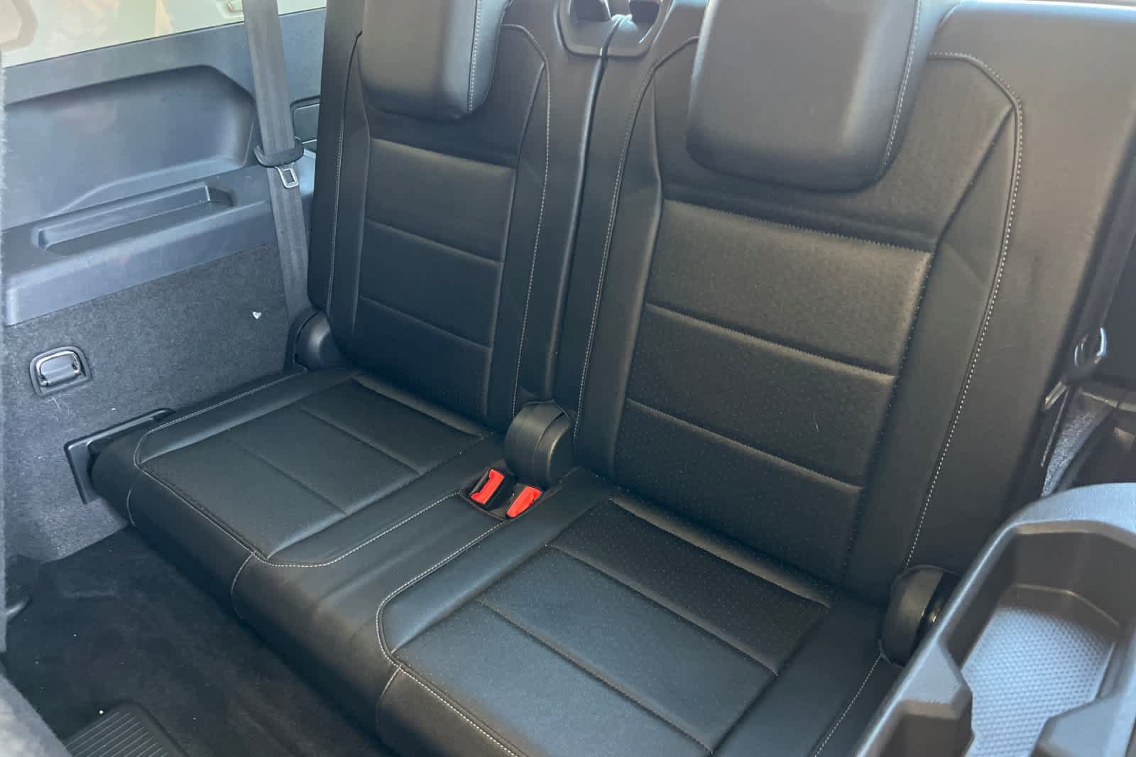 Used 2020 Volkswagen Tiguan SE AWD/4WD image 16