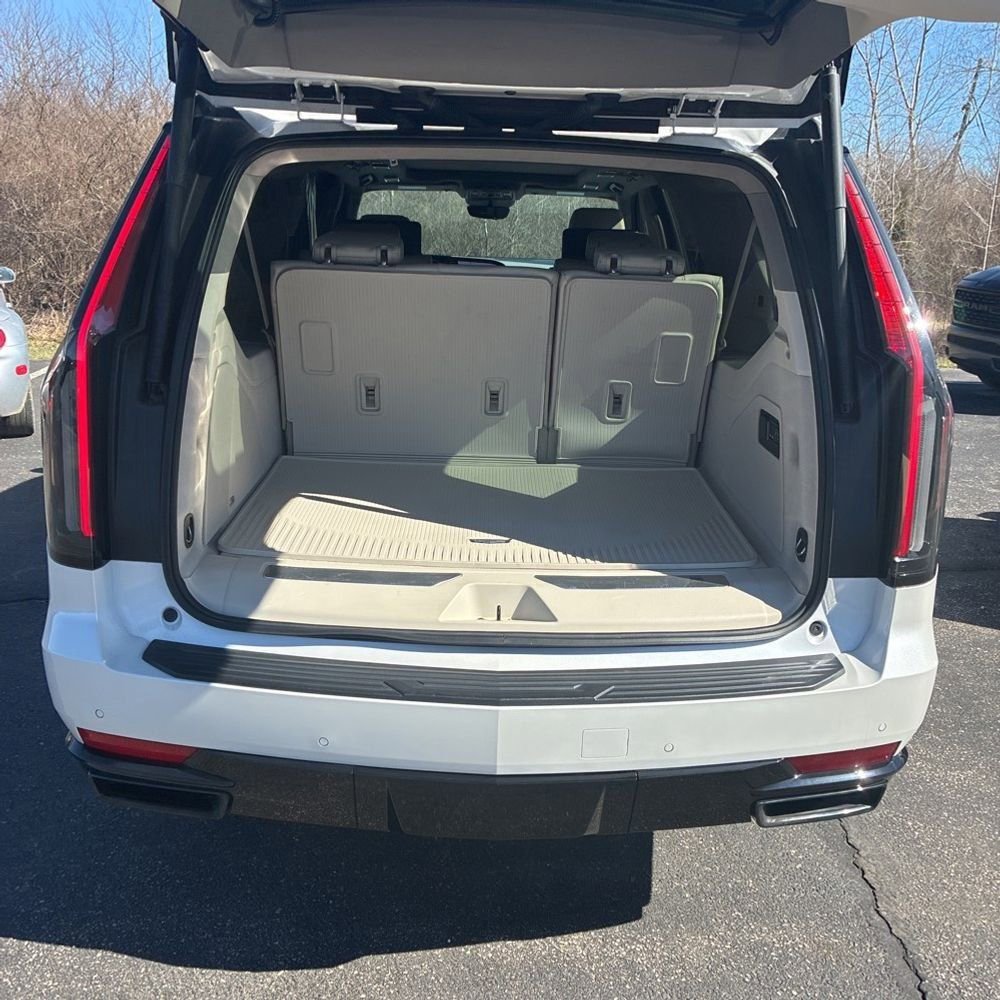 Used 2024 Cadillac Escalade ESV Sport Platinum w/ LPO, ONYX Package image 24