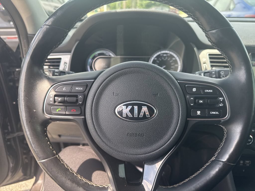 Used 2017 Kia Niro Touring w/ Advanced Technology Package FWD image 12