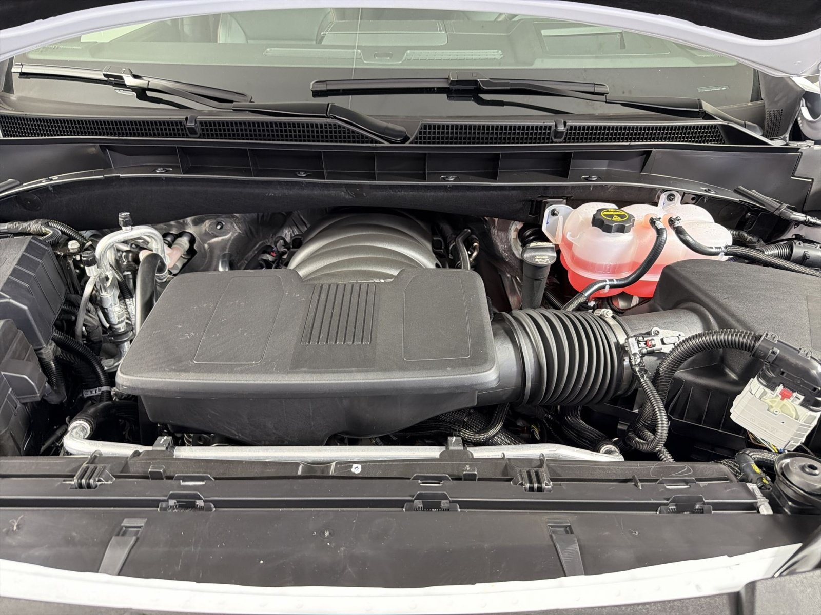 New 2026 GMC Yukon XL AT4 w/ AT4 Premium Plus Package AWD/4WD image 29