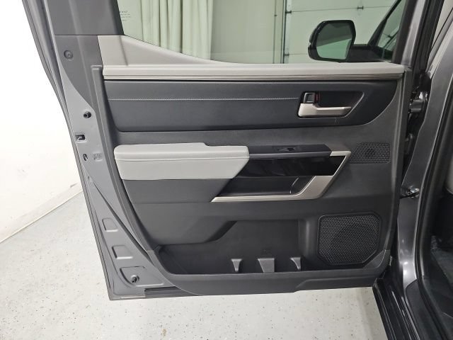 Used 2024 Toyota Tundra Limited AWD/4WD image 29