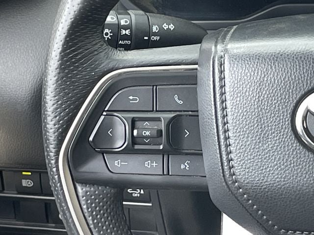 Used 2025 Toyota Tundra Limited AWD/4WD image 13