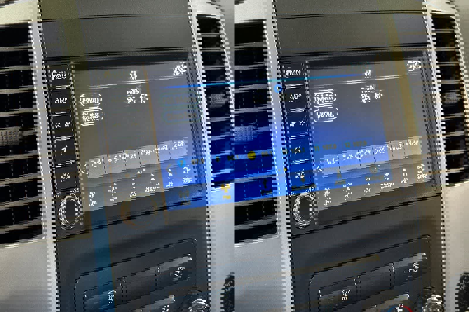 Used 2019 Nissan Frontier SV image 19