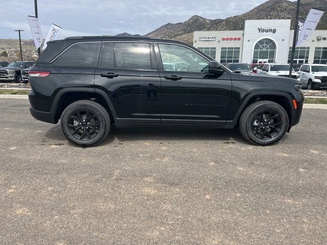 New 2026 Jeep Grand Cherokee Altitude image 2