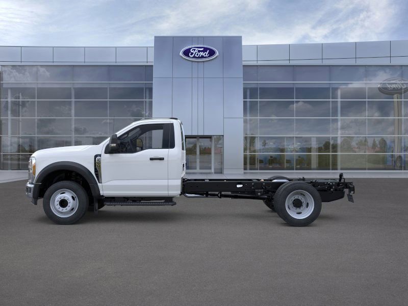 New 2025 Ford F550 2WD Regular Cab Super Duty image 3