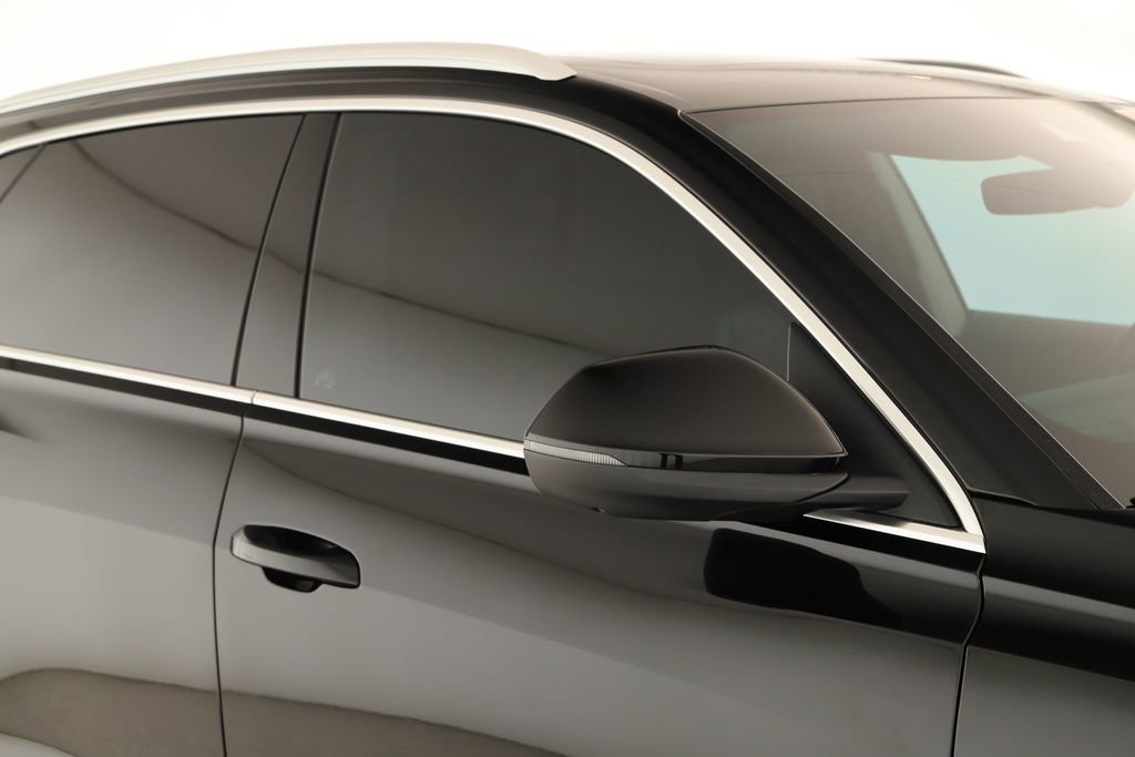 Used 2022 Audi Q8 Premium Plus image 35