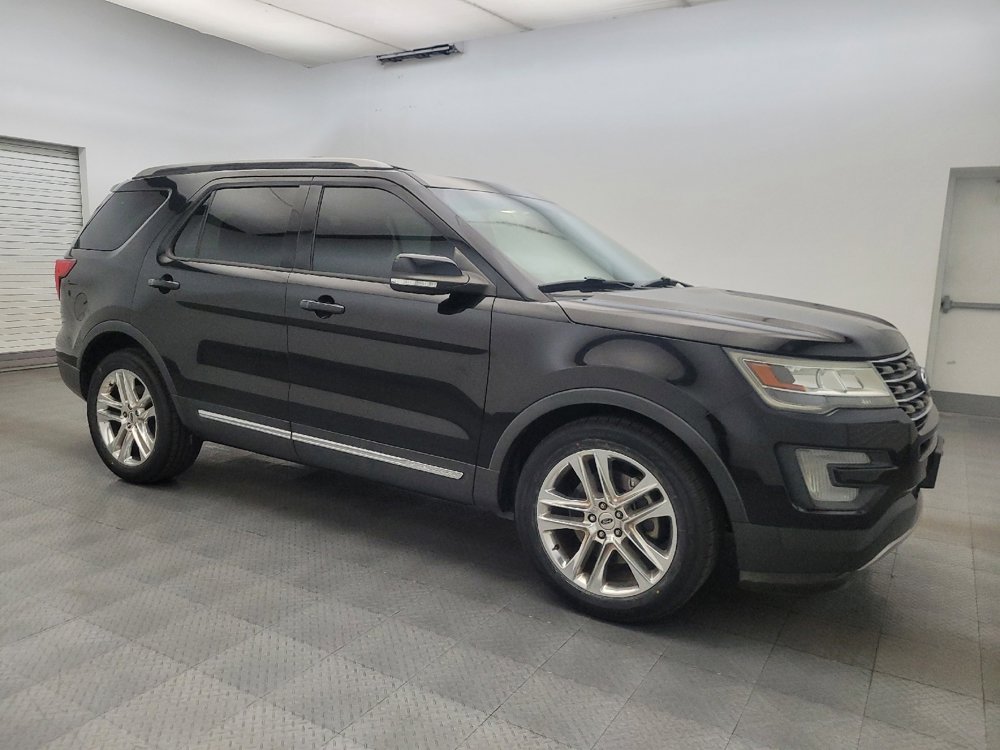 Used 2017 Ford Explorer XLT w/ Equipment Group 202A image 11