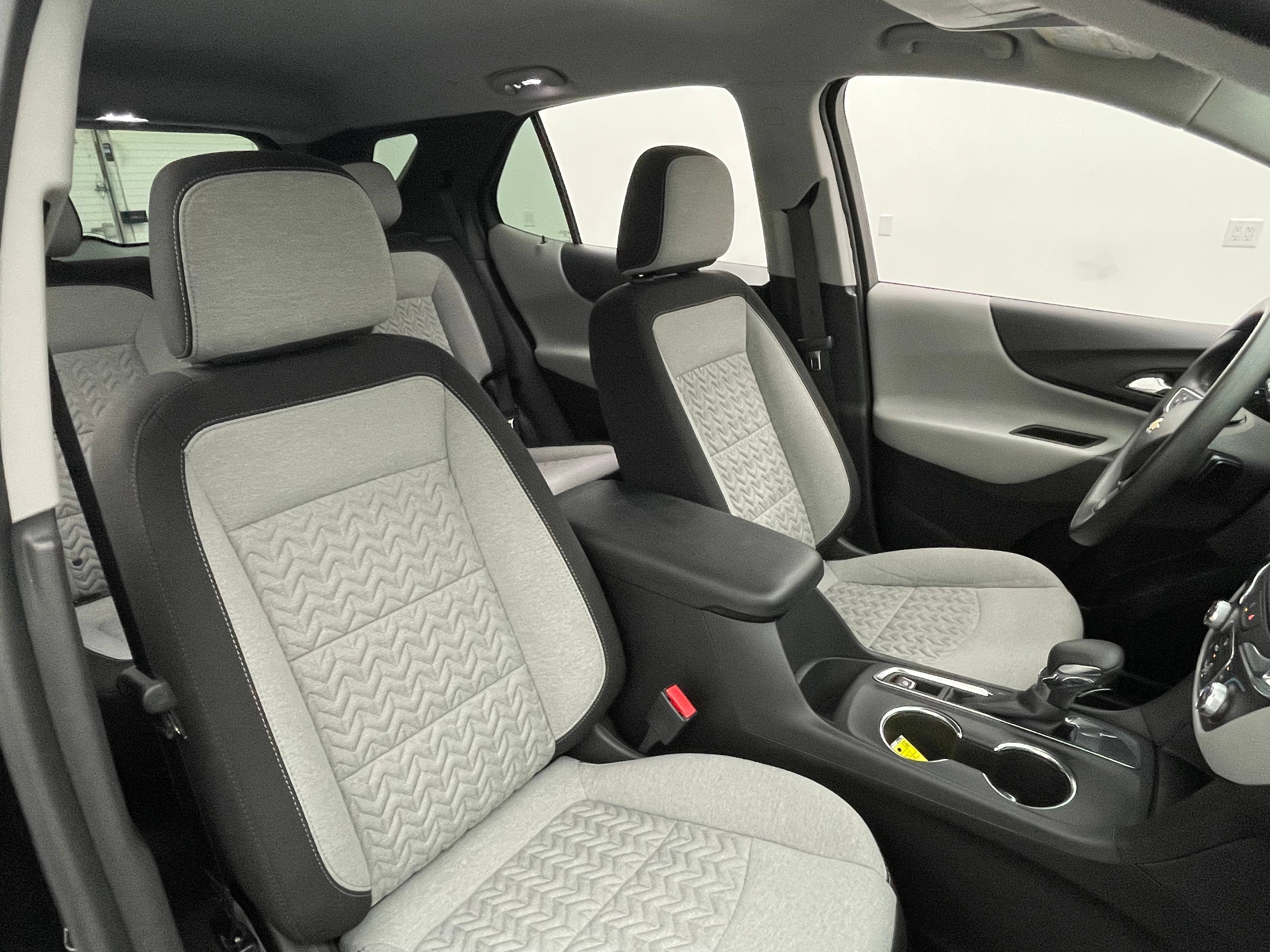 Used 2024 Chevrolet Equinox LS FWD image 30