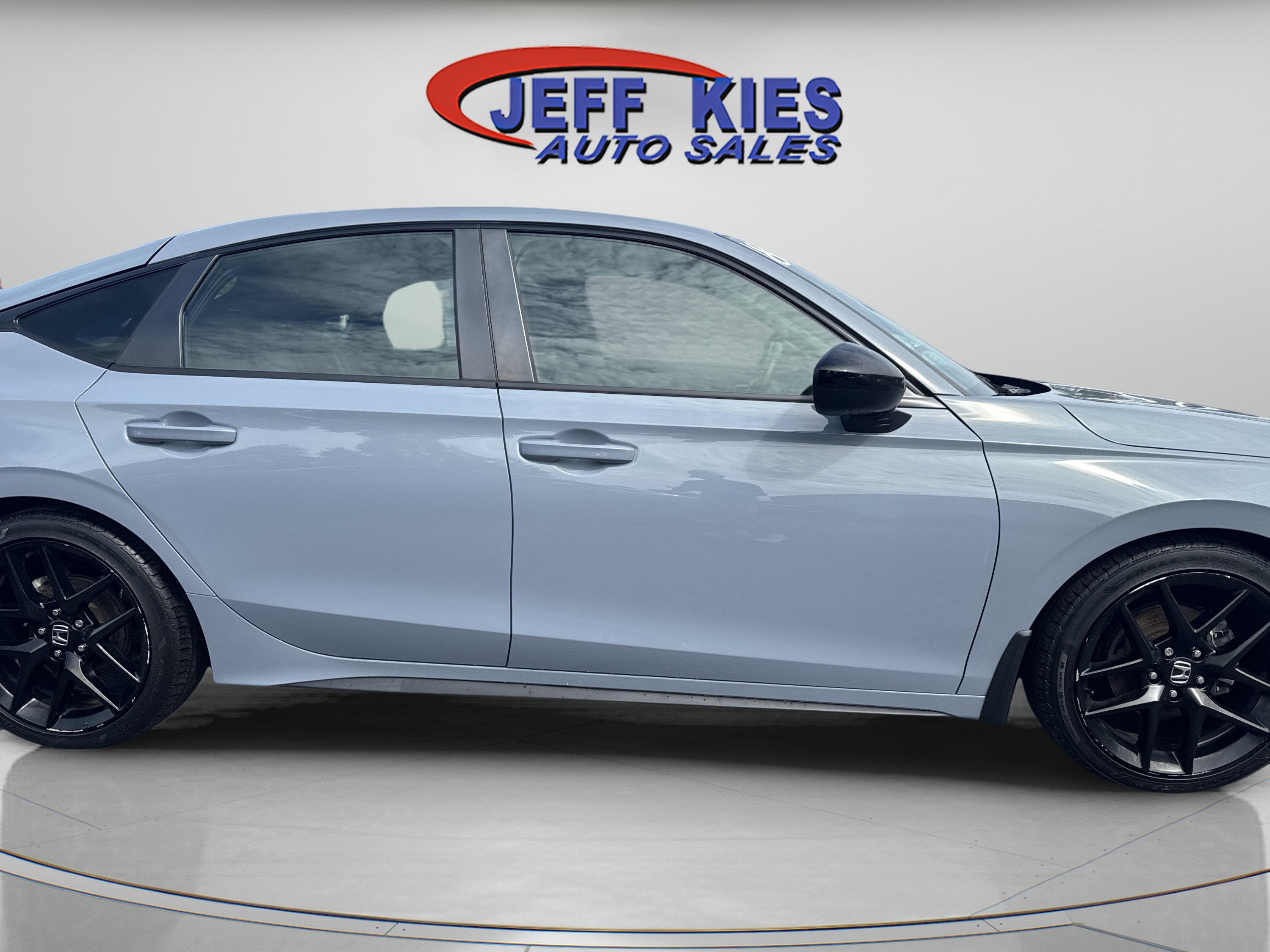 Used 2023 Honda Civic Sport image 4