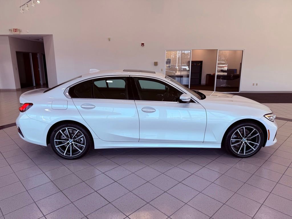 Used 2020 BMW 330i xDrive Sedan w/ Premium Package image 16