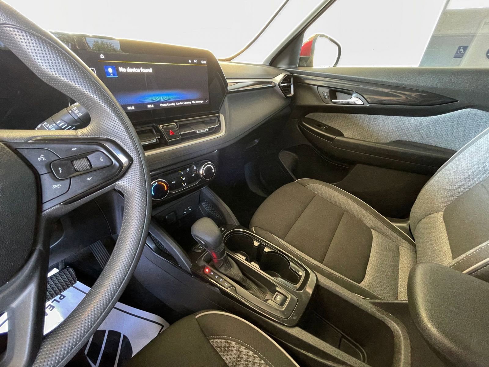 Used 2025 Chevrolet TrailBlazer LT image 40