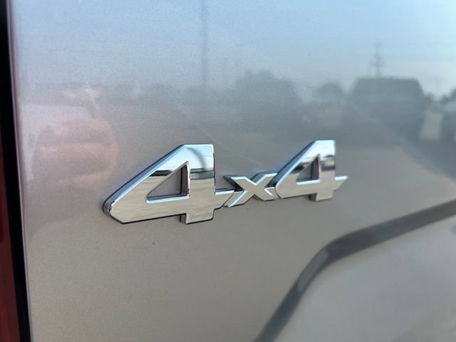 Used 2019 Toyota Tundra Limited w/ Limited Premium Package AWD/4WD image 12