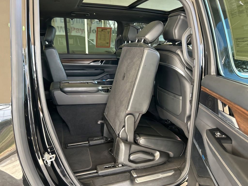 Used 2024 Jeep Grand Wagoneer L 4WD image 35