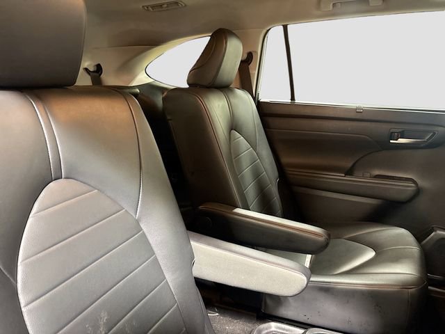 Used 2020 Toyota Highlander XLE AWD/4WD image 26