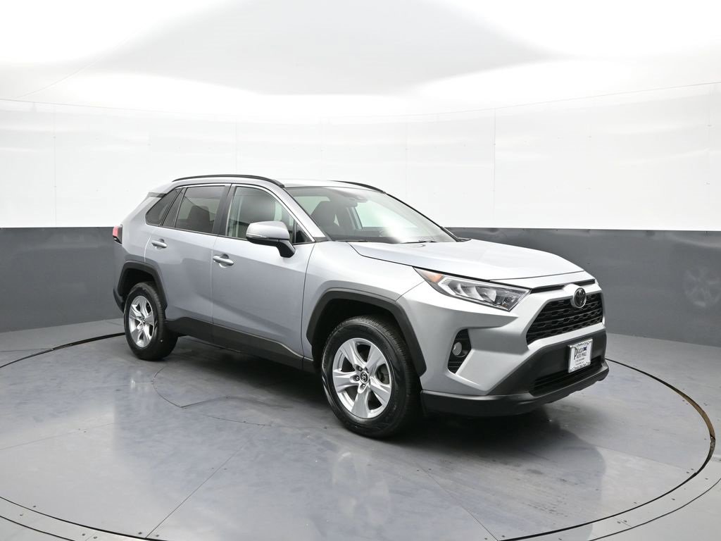 Used 2021 Toyota RAV4 XLE image 4