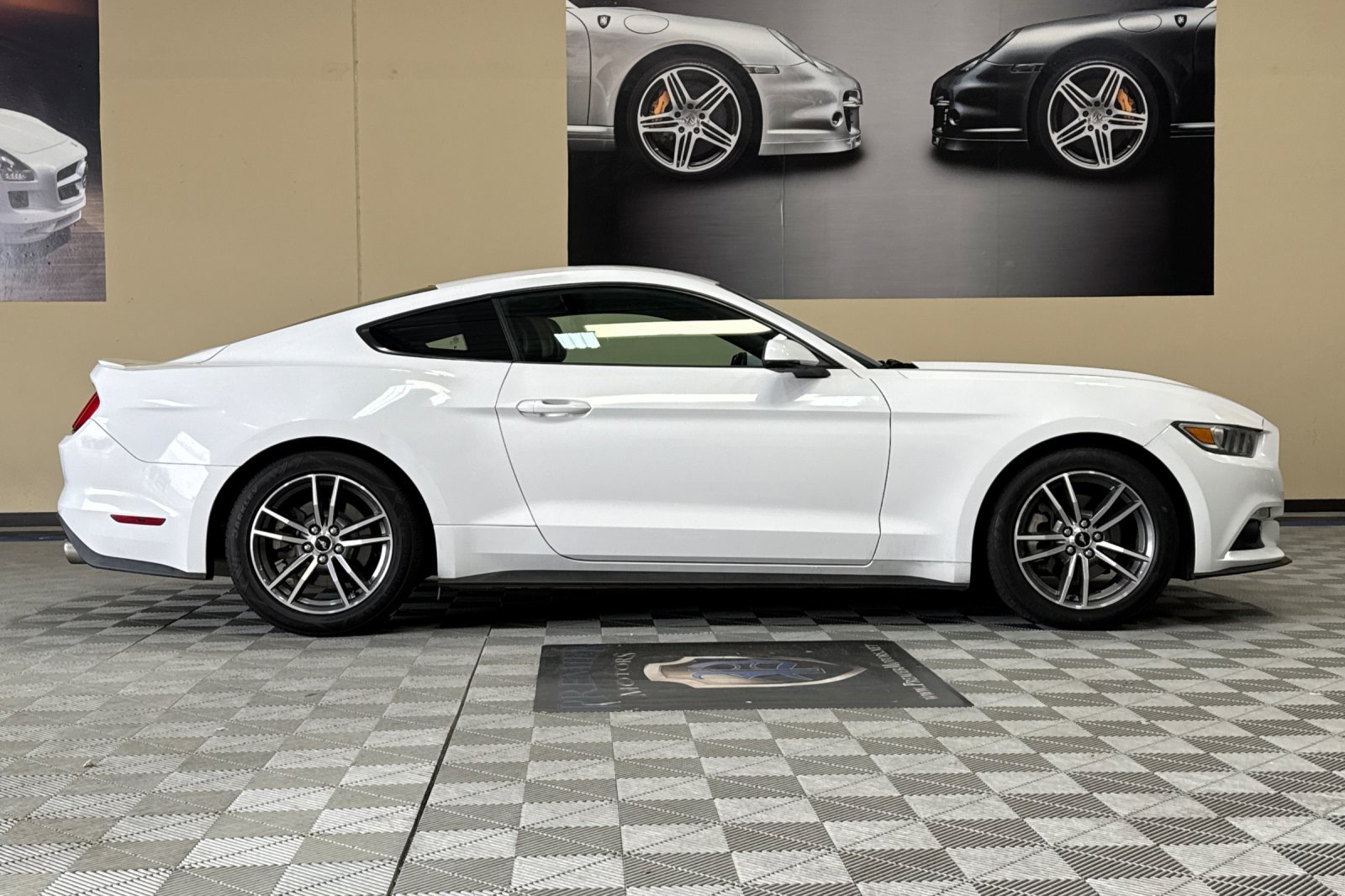 Used 2015 Ford Mustang Premium RWD image 3