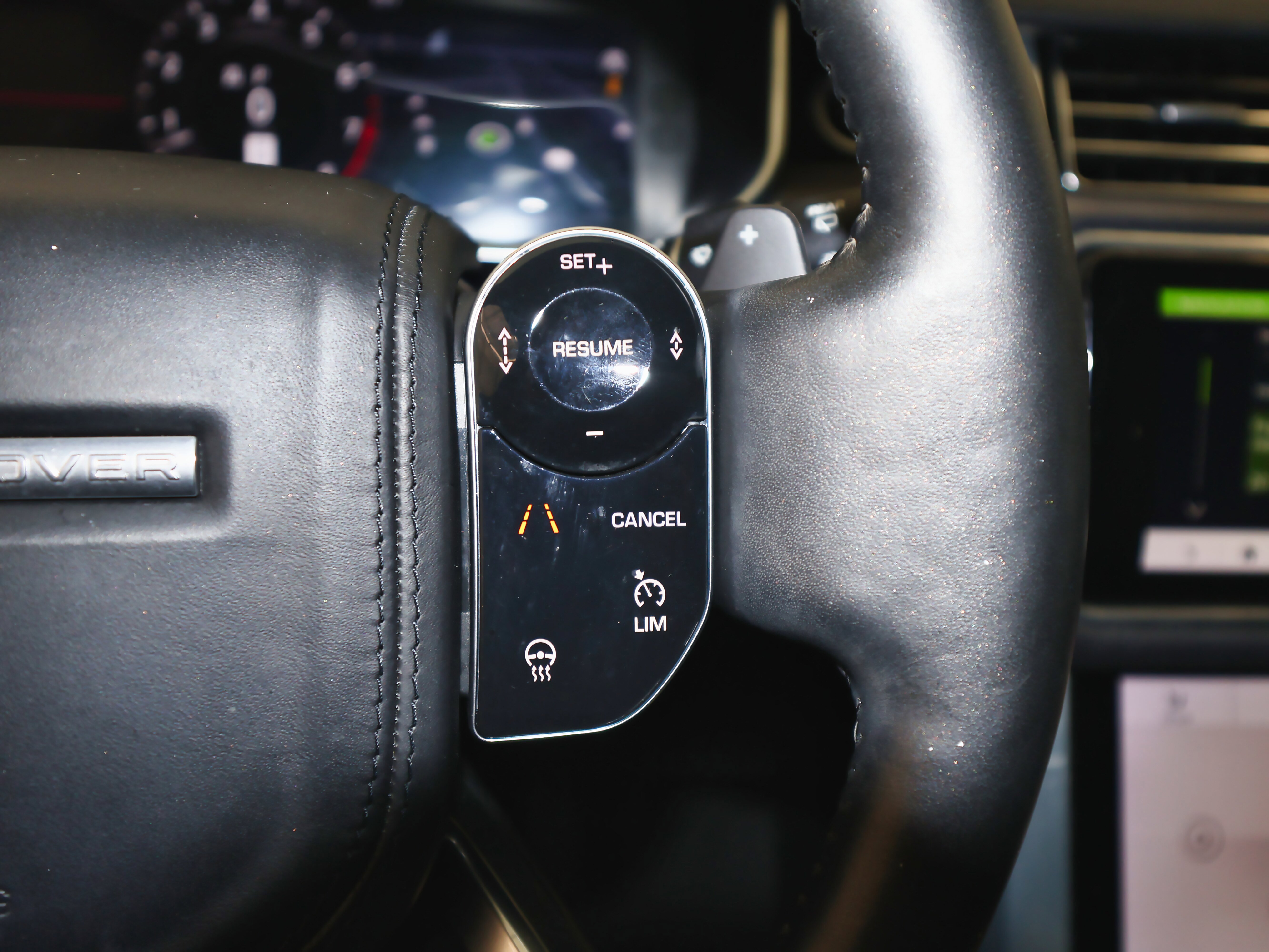 Used 2020 Land Rover Range Rover HSE image 40