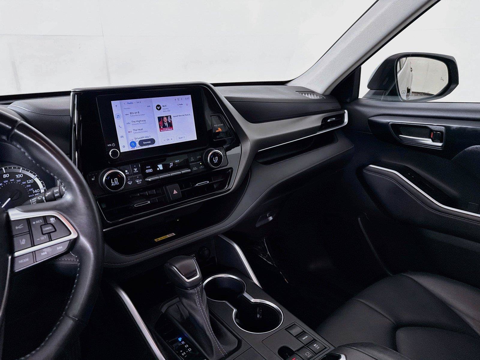 Certified 2023 Toyota Highlander XLE FWD image 35