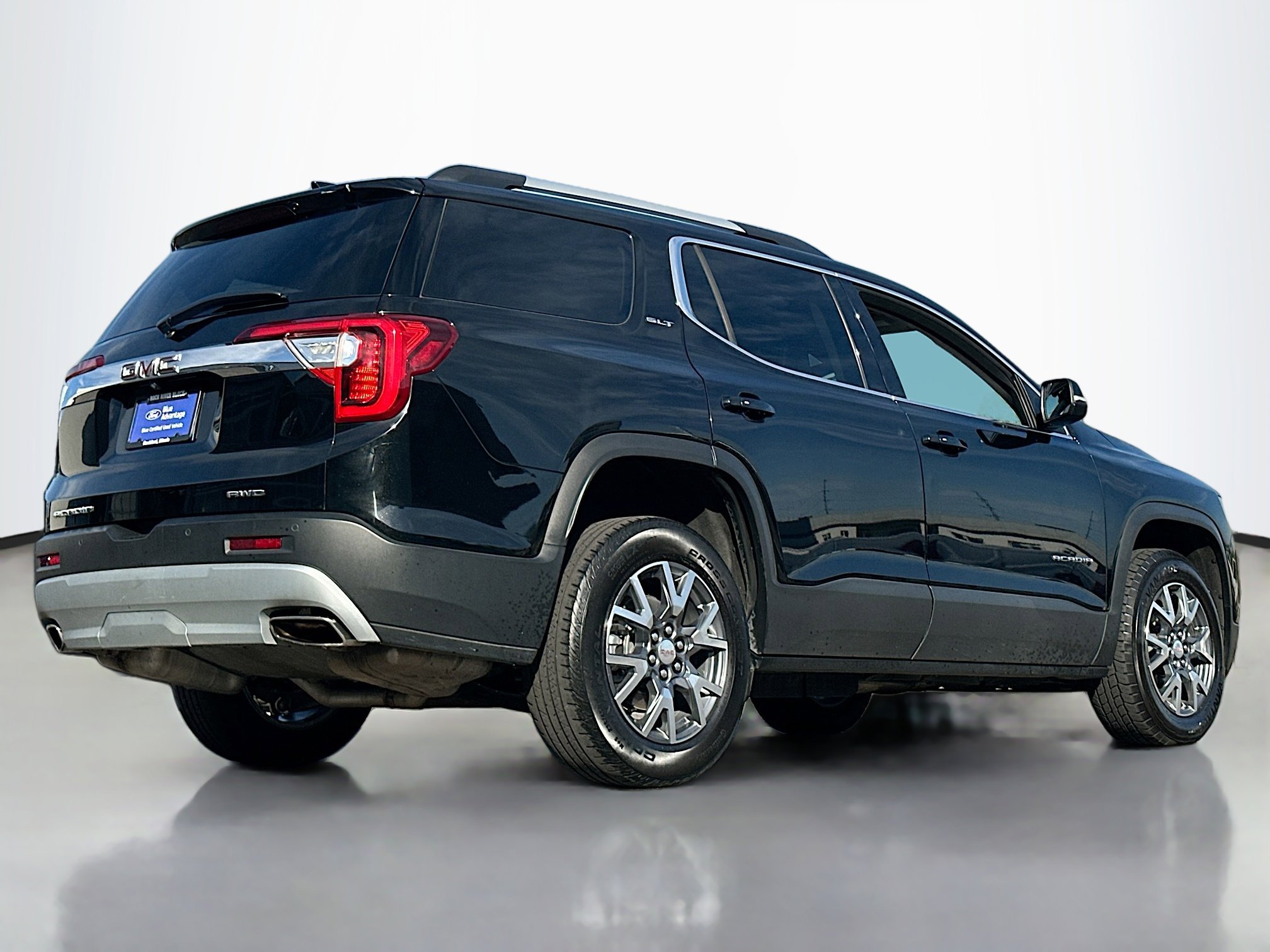 Used 2023 GMC Acadia SLT image 2