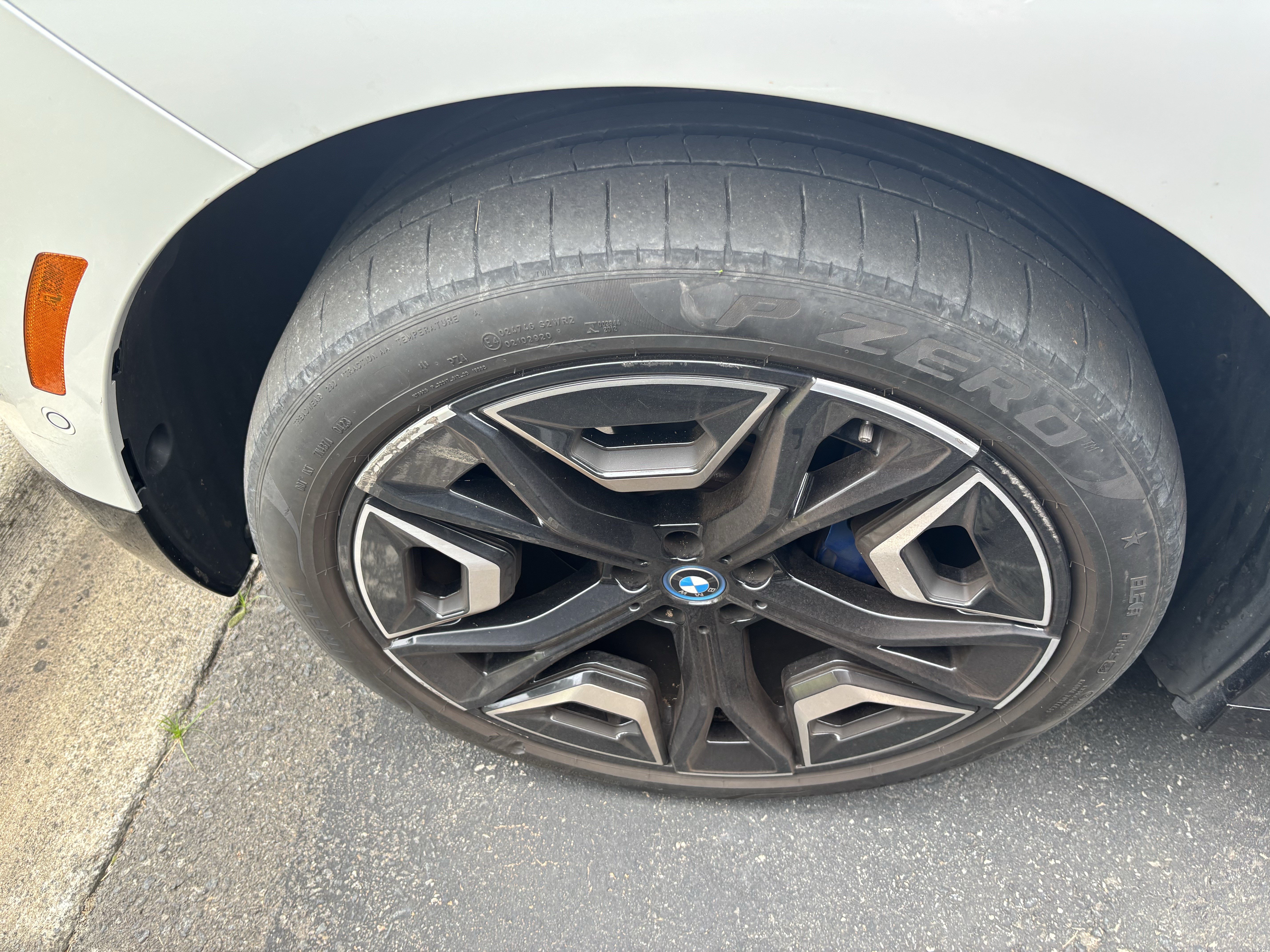 Certified 2024 BMW iX xDrive50 w/ Premium Package AWD/4WD image 26