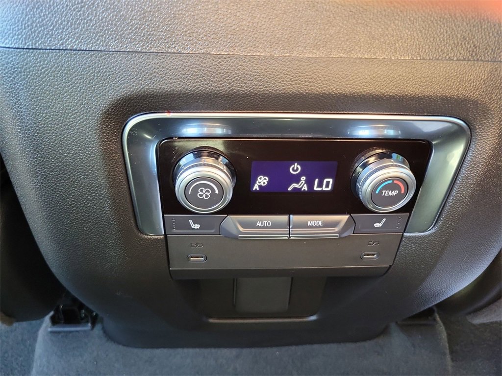 Used 2025 GMC Yukon XL Denali w/ Sun & Power Step Package image 22