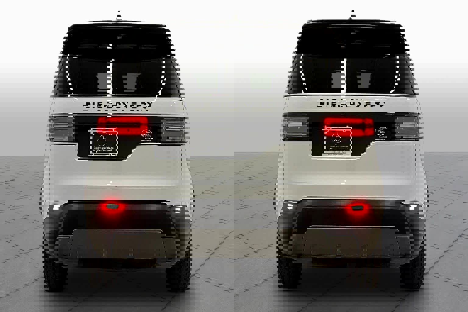 Used 2020 Land Rover Discovery HSE image 5