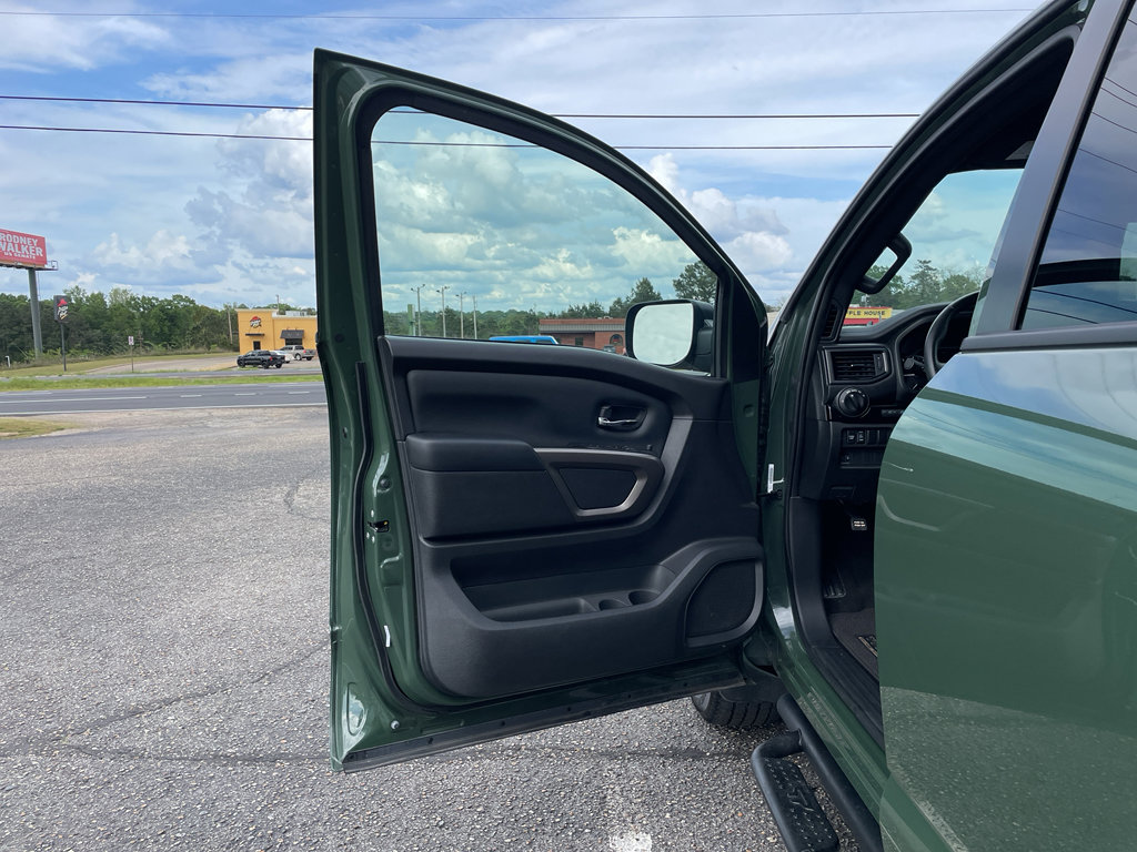 Used 2024 Nissan Titan SV w/ SV Bronze Edition Package image 6